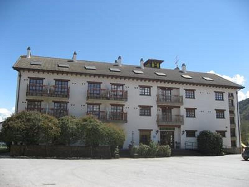 Hotel Anaya Puente la Reina de Jaca Luaran gambar