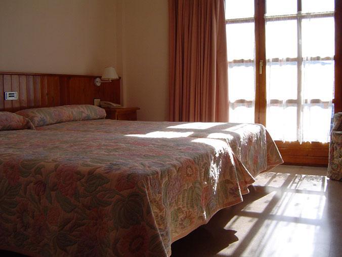 Hotel Anaya Puente la Reina de Jaca Bilik gambar